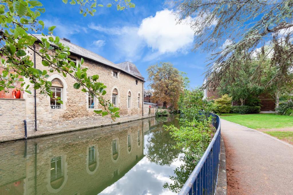La casetta d’Àneu, Oxford Castle Exterior foto
